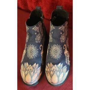 Yes We Vibe Black & Gold Pull On Winter Boots Elephant Women's 8.5